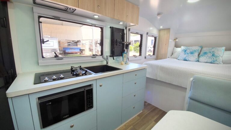 16′ show van 2020