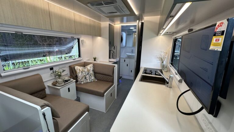 19′ show van 2024