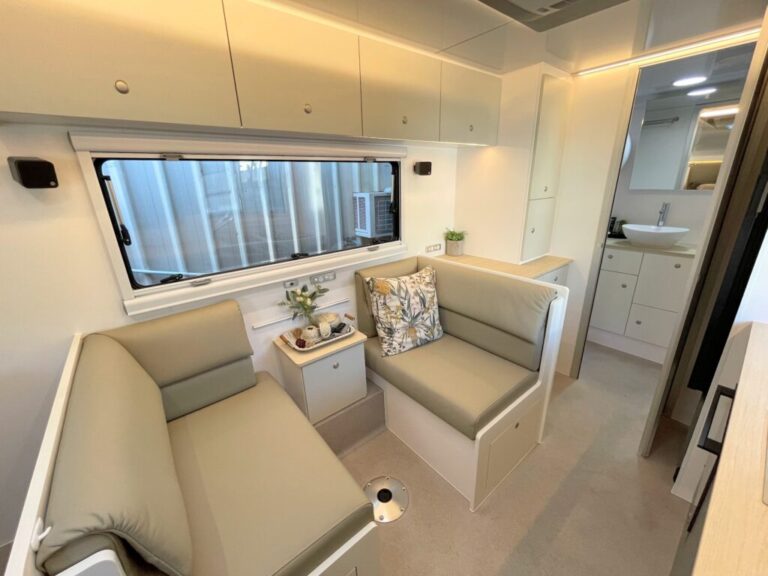 19′ show van 2022
