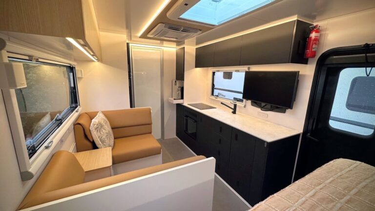 20′ show van 2024