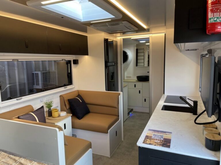 20′ show van 2023