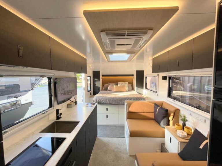 20′ show van 2023