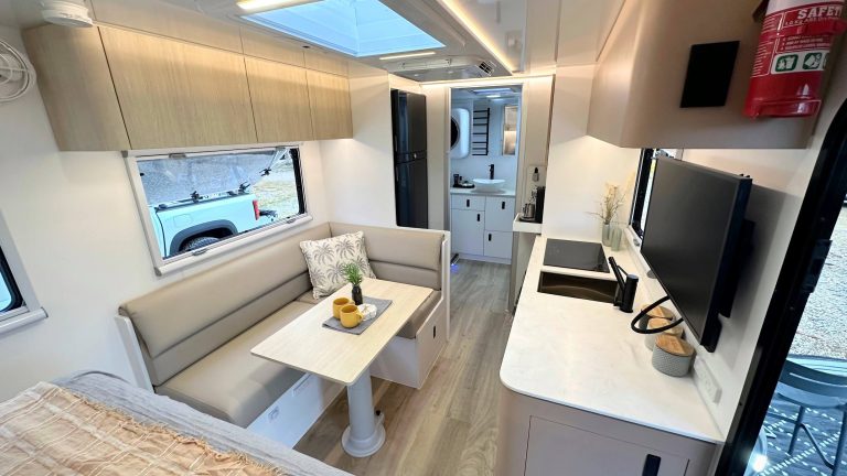 19′ show van 2025