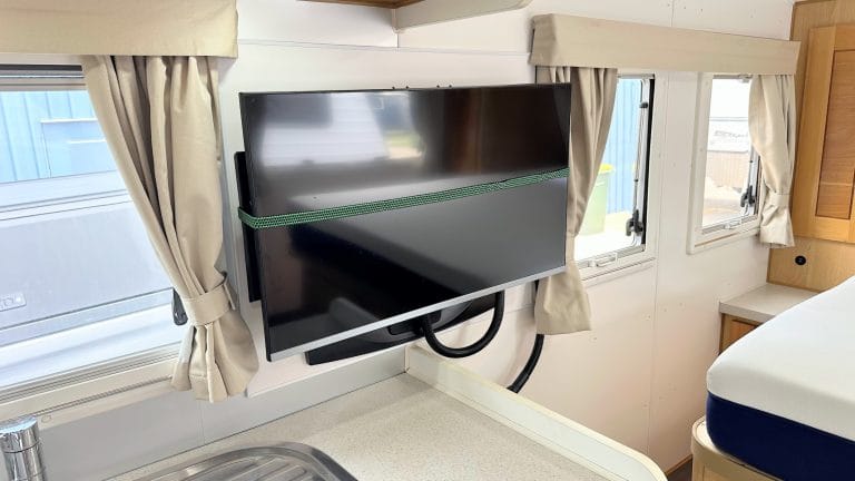 2015 Bushtracker 21' custom built (Full width)