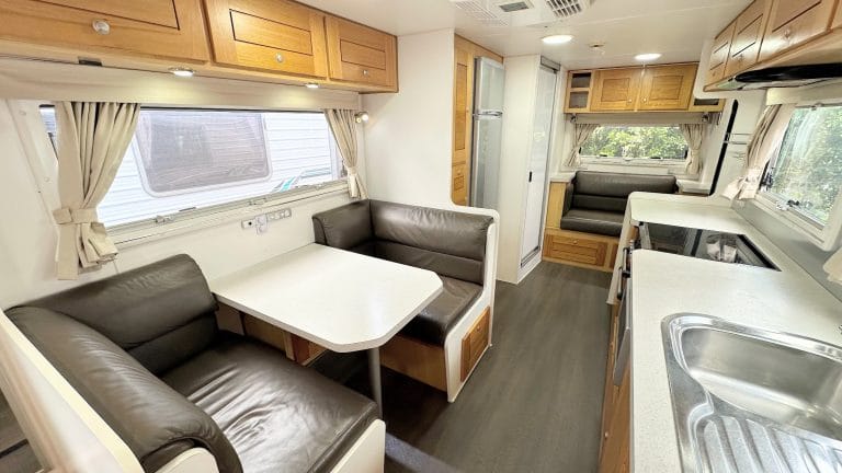 2015 Bushtracker 21' custom built (Full width)