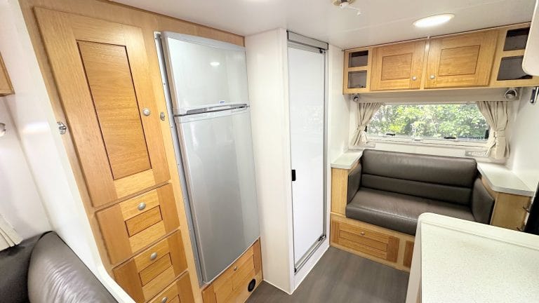 2015 Bushtracker 21' custom built (Full width)