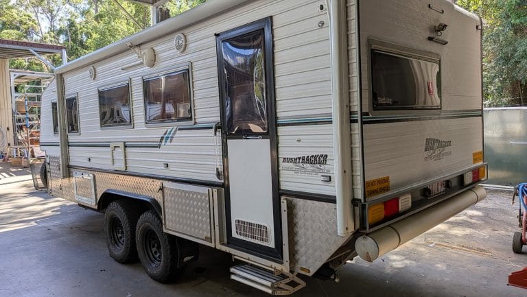 2015 Bushtracker 21' custom built (Full width)