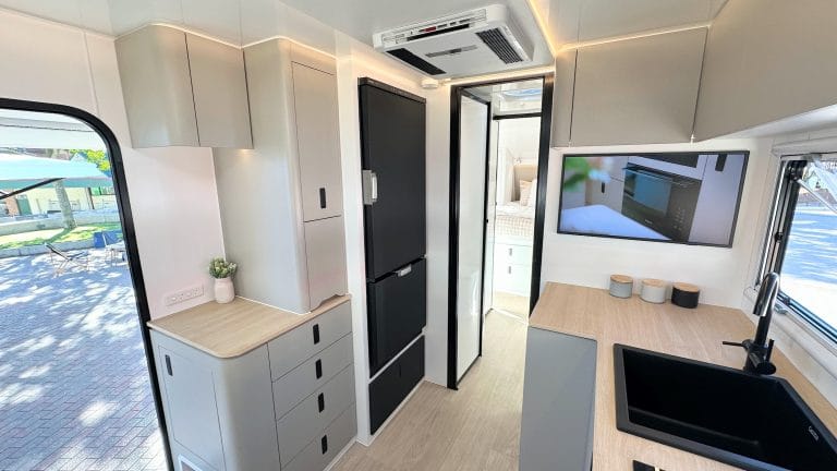 22′ show van 2026 (full width) rear club lounge